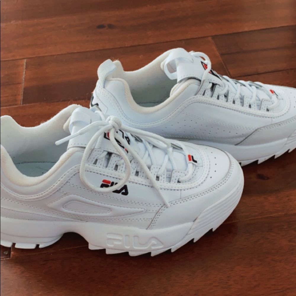 women’s fila disruptor 2 size 7 1/2 (barley used)